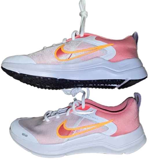 Nike Downshifter 12 Road Running Unisex  Sneakers 6.5Y/8W - NWOB - Picture 3 of 9